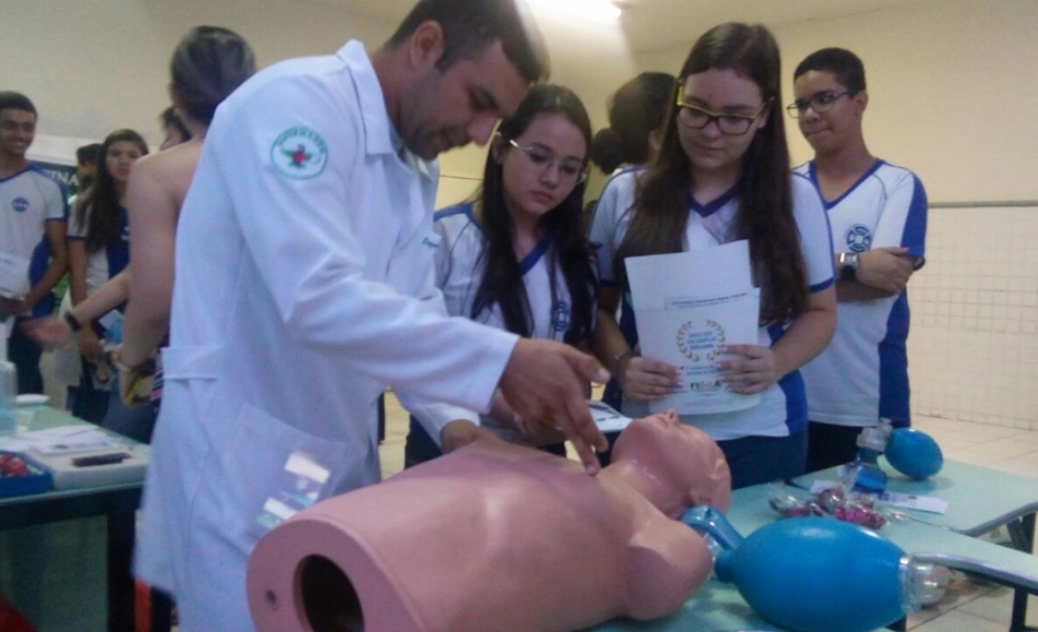 Curso de Enfermagem participa de Feira Vocacional no ColÃ©gio Santa Catarina, em BelÃ©m