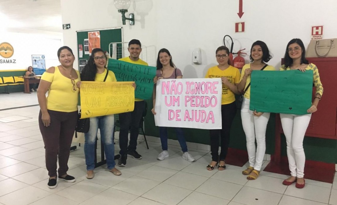 Acadêmicos de Enfermagem promovem ação dentro da Campanha Setembro Amarelo