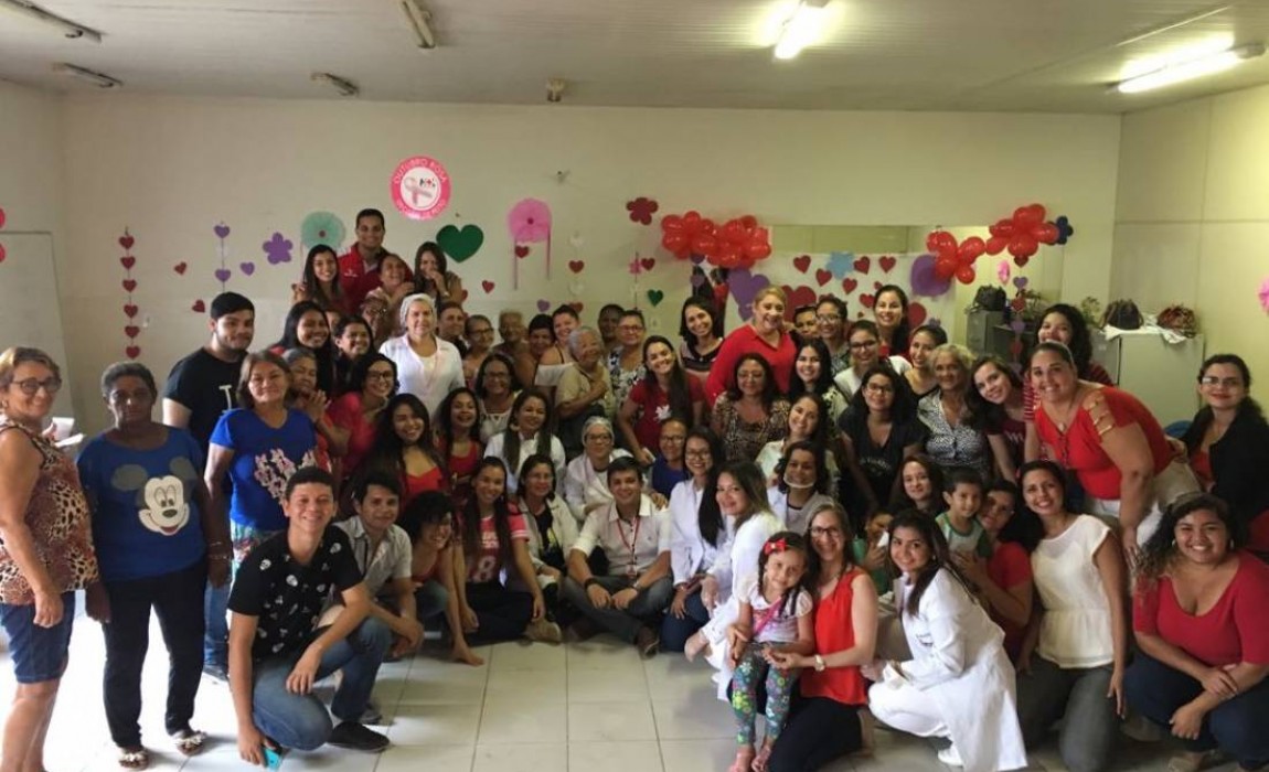 Alunos de Fisioterapia comemoram Dia das Mães no NASF em Ananindeua