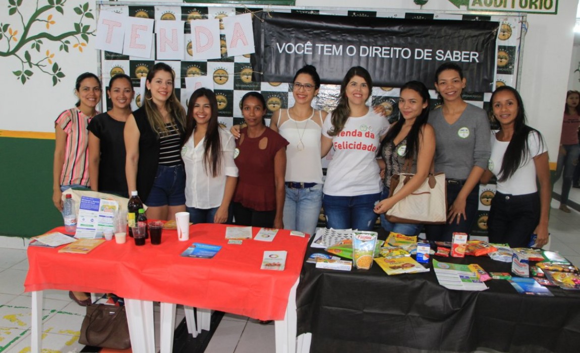 Alunos de Nutrição promovem ação educativa no Dia Mundial da Alimentação na Esamaz