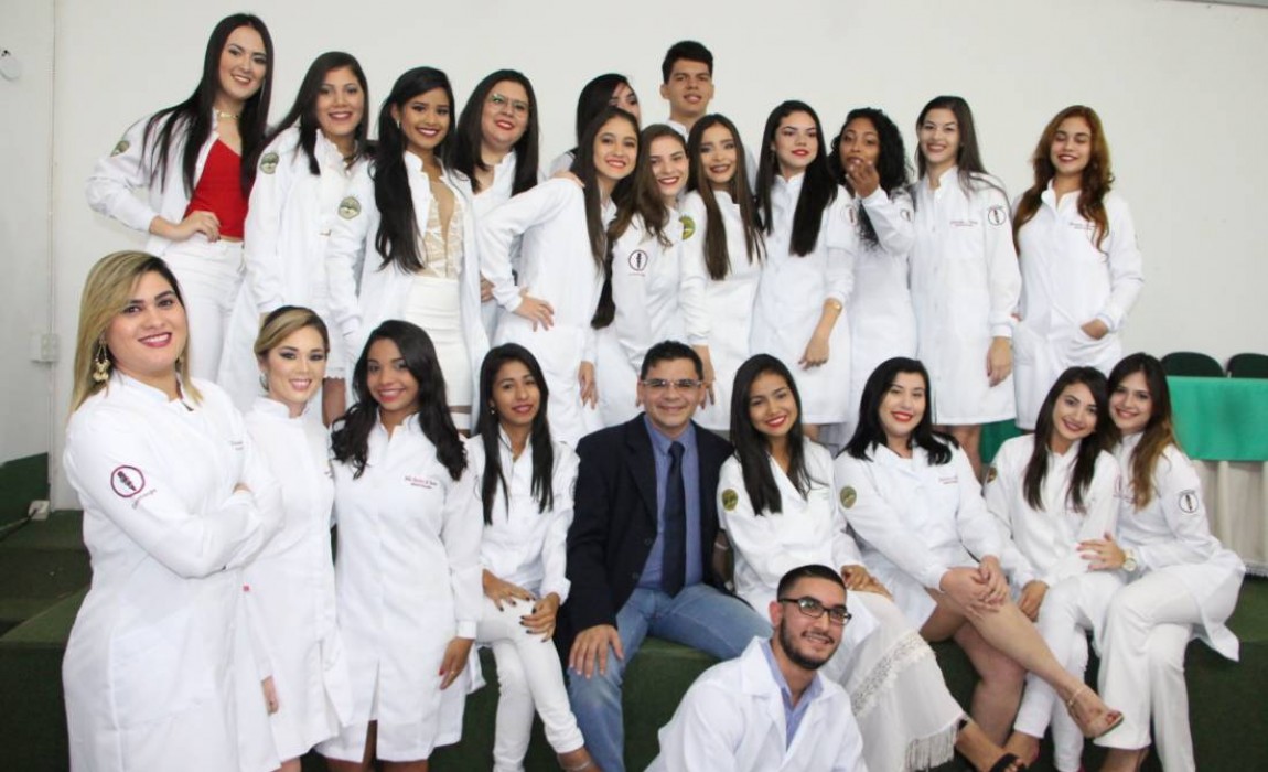 Calouros de Odontologia 2017 participam da Cerimônia do Jaleco na Esamaz