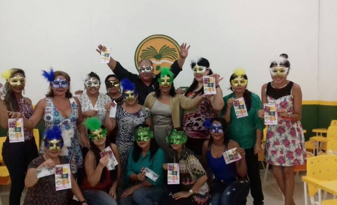 Curso de Serviço Social promoveu ação de carnaval na Esamaz